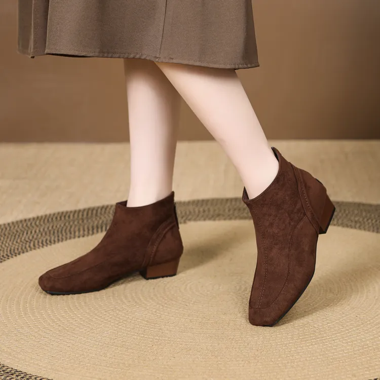 粗跟常规款低跟短筒简约时装靴平底短靴圆头中跟秋季6807绒