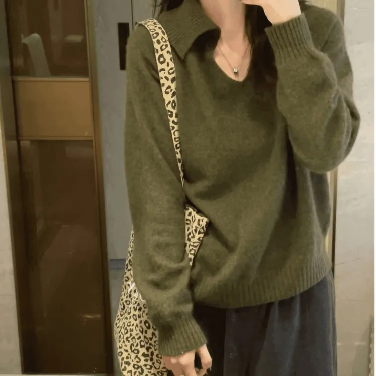 法式高端墨绿色翻领毛衣女秋冬保暖宽松百搭慵懒风针织衫V领上衣