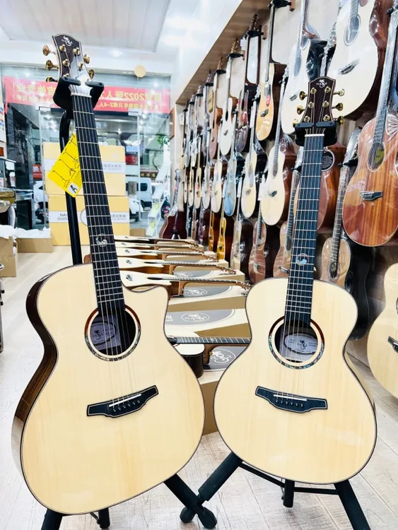 NAGA郑成河20系列指弹吉他