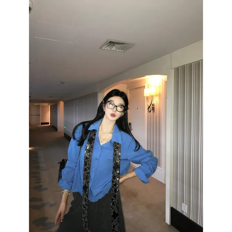 区区欧阳长袖扭扭衬衫女秋季2025新款设计感小众休闲衬衣复古上衣