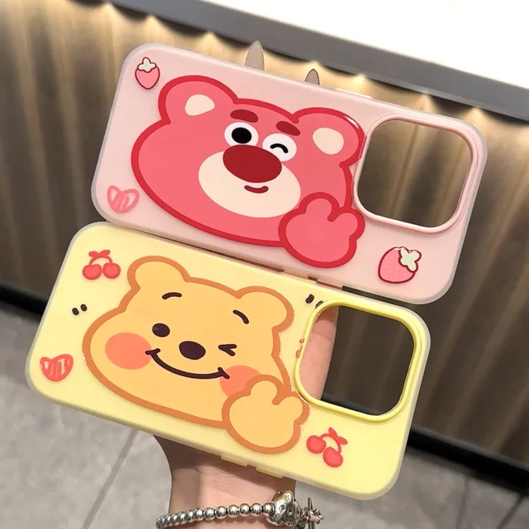 比耶维尼草莓熊适用苹果16磨砂肤感手机壳iphone15全包14防摔13套