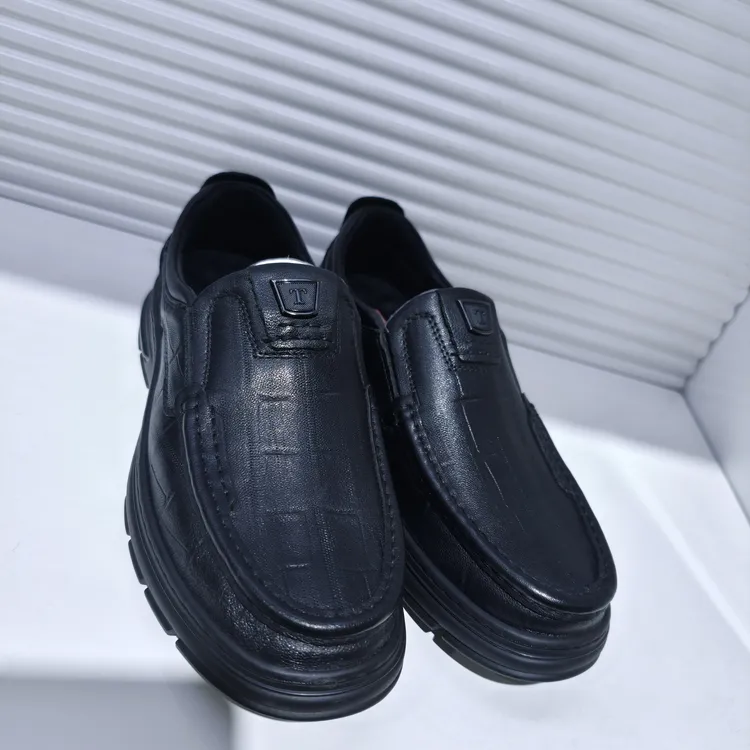 春达品牌羊皮革男士休闲皮鞋时尚透气软底商务