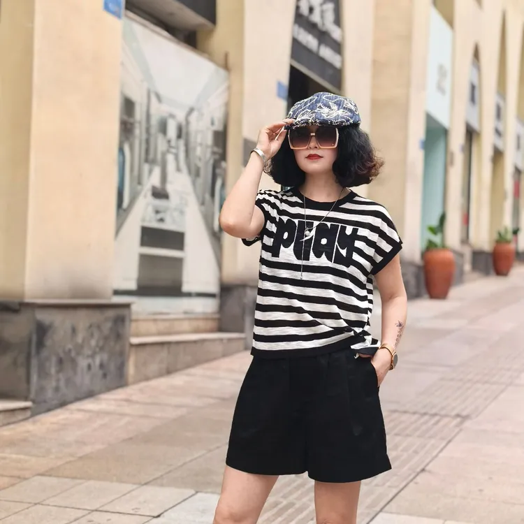 欧货条纹针织衫冰麻短袖2025夏新款设计感开叉百搭薄款字母T恤