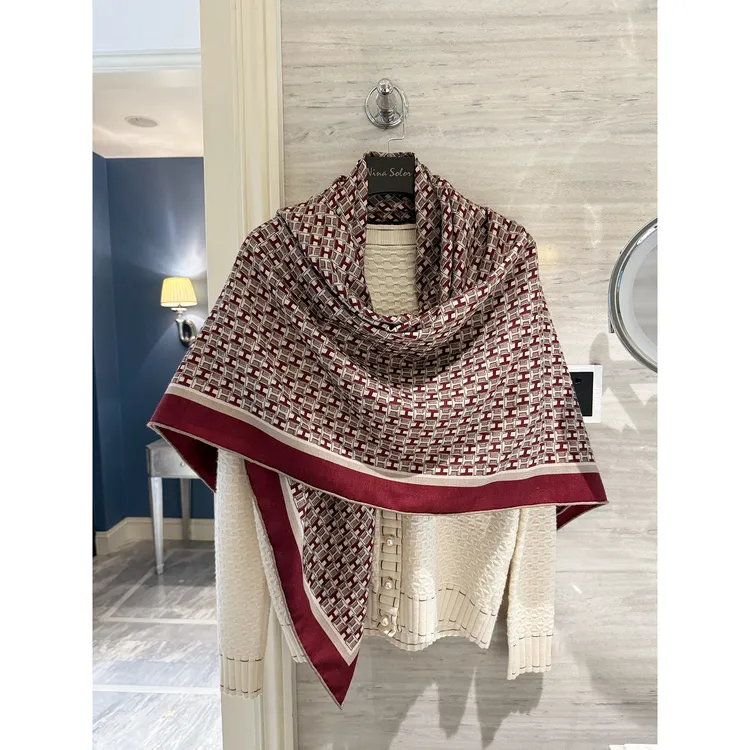 NINASOLORH字母艺术优雅葡萄酒红真丝羊毛大方巾冬季保暖围巾披肩