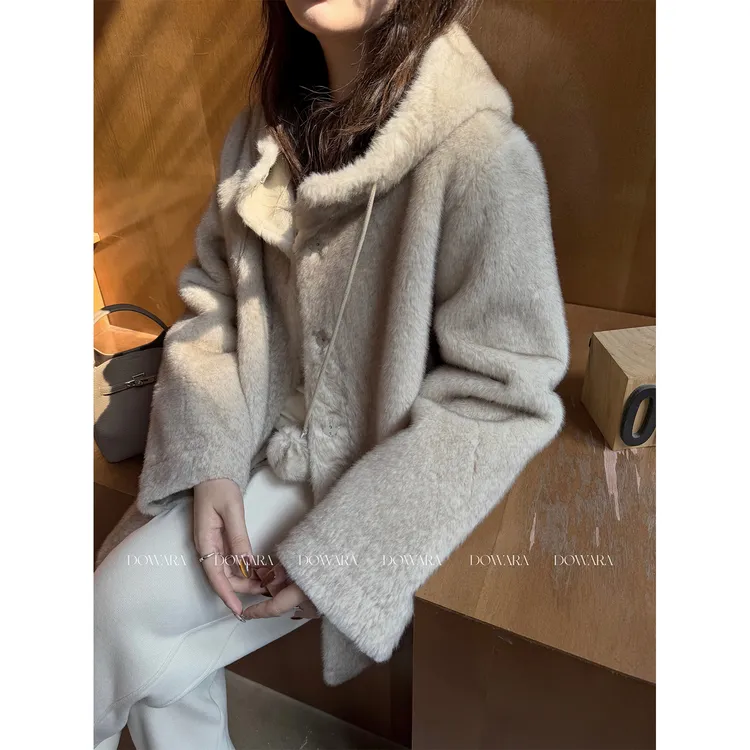 现货大婉酱微胖定制【安可绒】高级感连帽加厚毛毛一体外套0454D