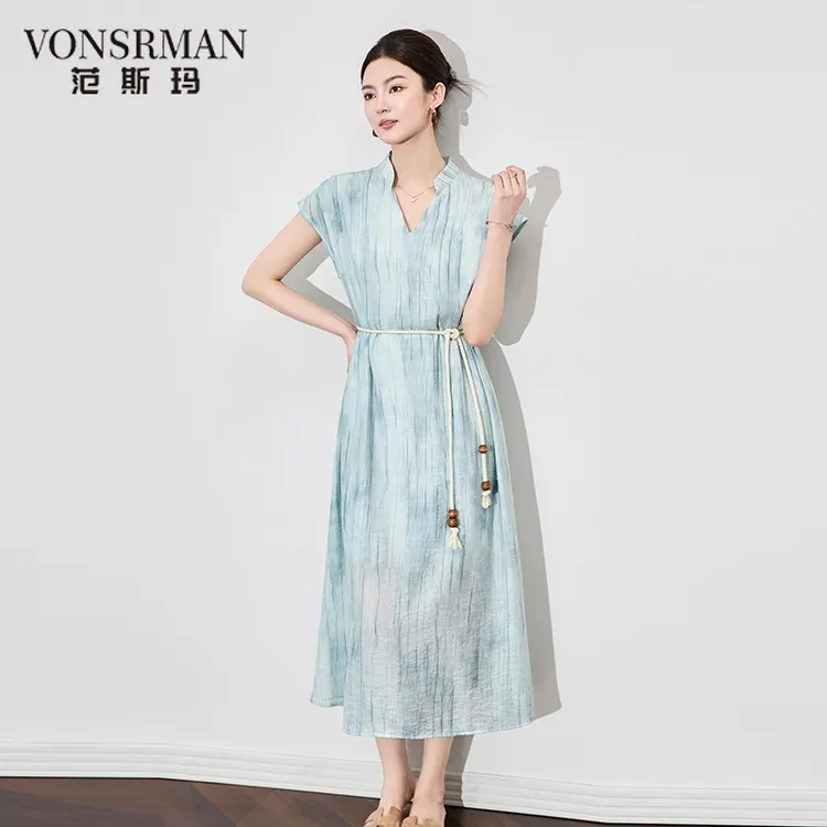 2025夏季新款女气质高端时尚v领水墨提花连衣裙收腰显瘦度假长裙v