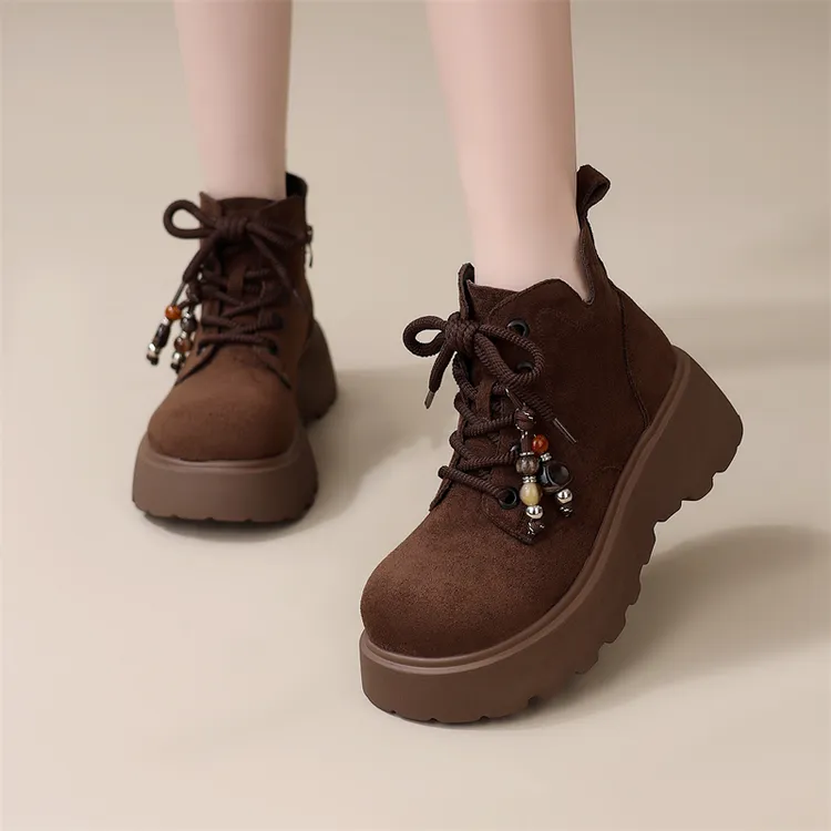 爆款新款洋气靴女厚底秋季英伦小个子百搭马丁复古增高短靴轻便