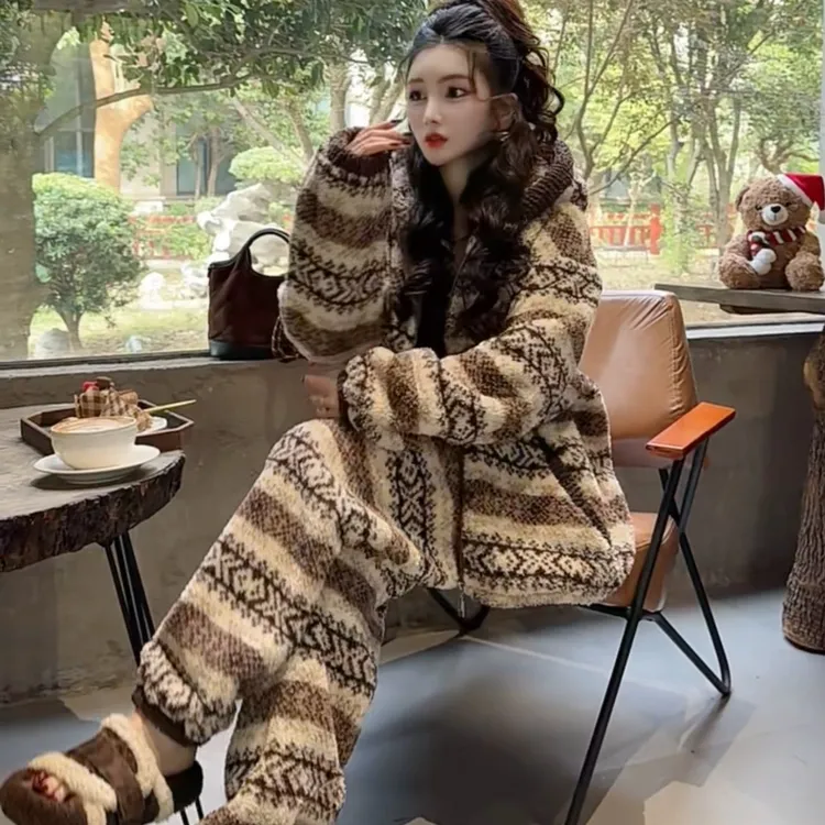 睡衣女秋冬款冬季珊瑚绒家居服法兰绒加厚款冬天大码加绒保暖套装