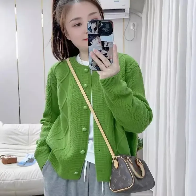 短款厚款毛衣开衫女秋冬2025新款别致复古宽松设计感麻花针织外套