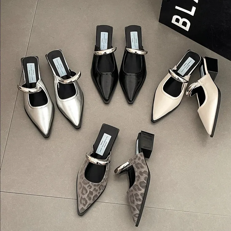 2025年夏季新款爆款时尚穆勒鞋一字带百搭款简约风粗跟尖头半拖鞋