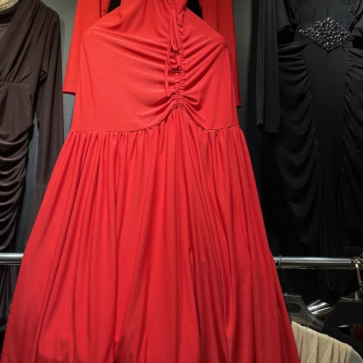 法式冰丝V领收腰显瘦夏季气质连衣裙