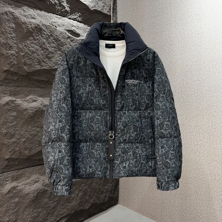 2025实体店冬季新款潮流时尚加厚品质立领设计款羽绒服男士88282