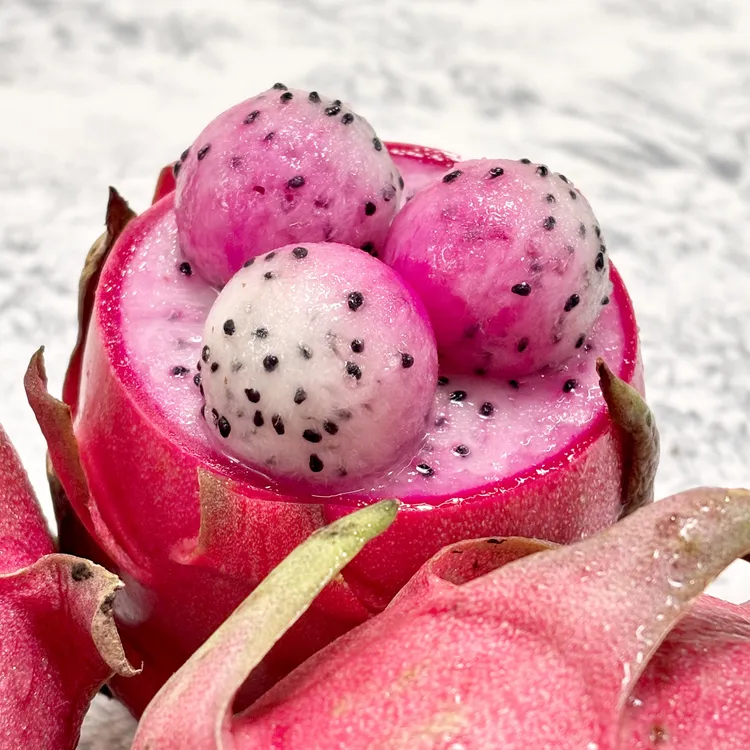 双色火龙果海南新品种脆甜汁多甜而不腻风味十足皮薄可食用率高