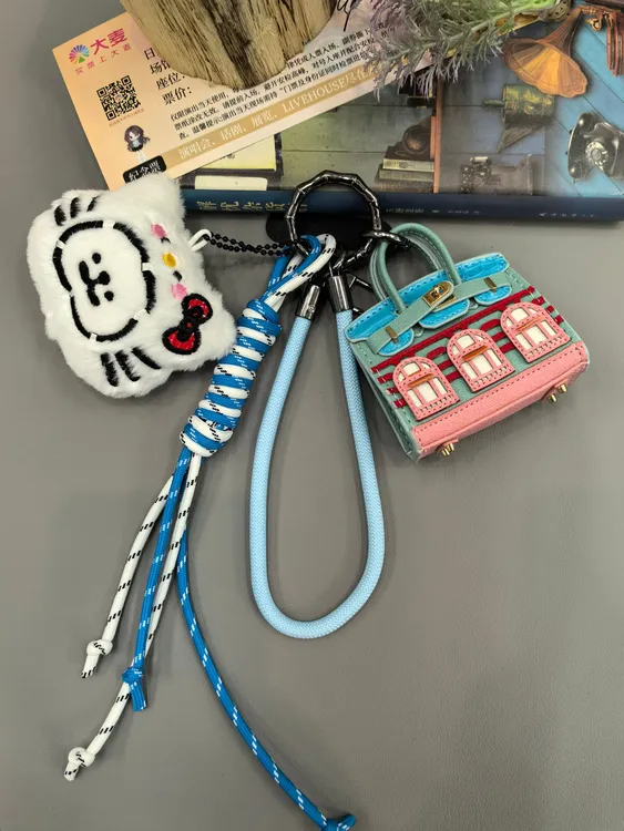 （马上有房）粉丝应援物耳机包 明星专属色定制 迷你便携挂饰耳机包