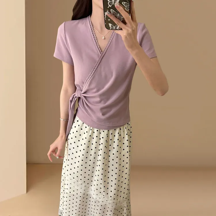 超火减龄V领短袖t恤女2025新款爆款夏季短款设计感独特绝美小上衣