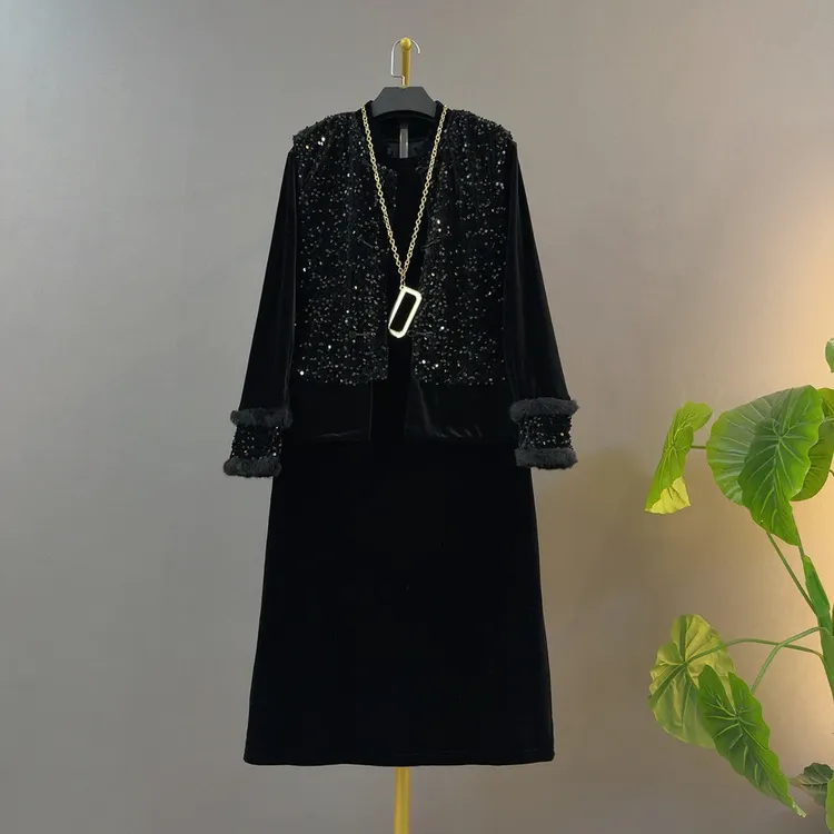 胖mm新款国风高级感盘扣亮片马甲丝绒长袖连衣裙大码时尚俩件套