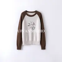 UPVAN字母刺绣针织衫