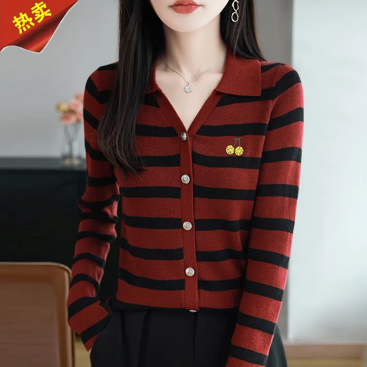 哥弟阿玛施正品秋季新款条纹V领毛衣针织开衫小花花刺绣长袖上衣