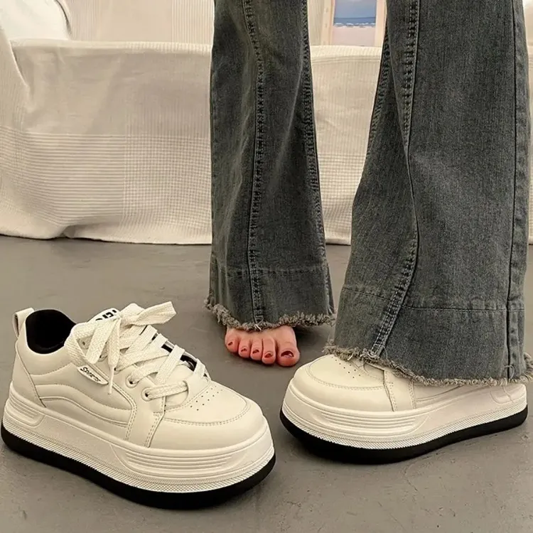 超火高级感厚底小白鞋女春夏百搭小众板鞋2025新款爆款休闲运动鞋