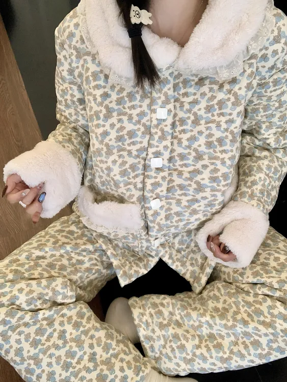 甜美碎花毛绒边珊瑚绒睡衣女秋冬季新款休闲保暖家居服套装可外穿