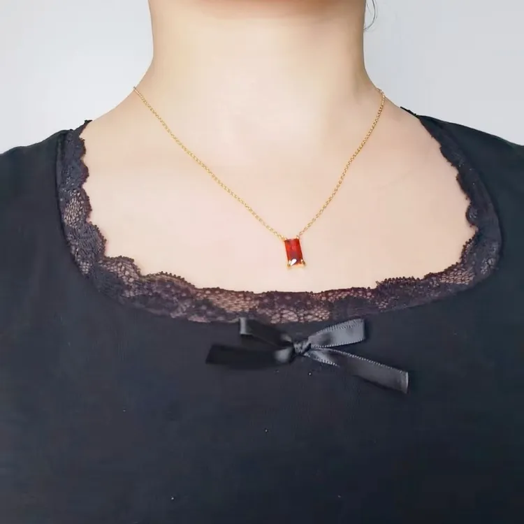 钛钢项链 红白锆石吊坠不掉色项链女2025新爆款轻奢时尚气质镶嵌