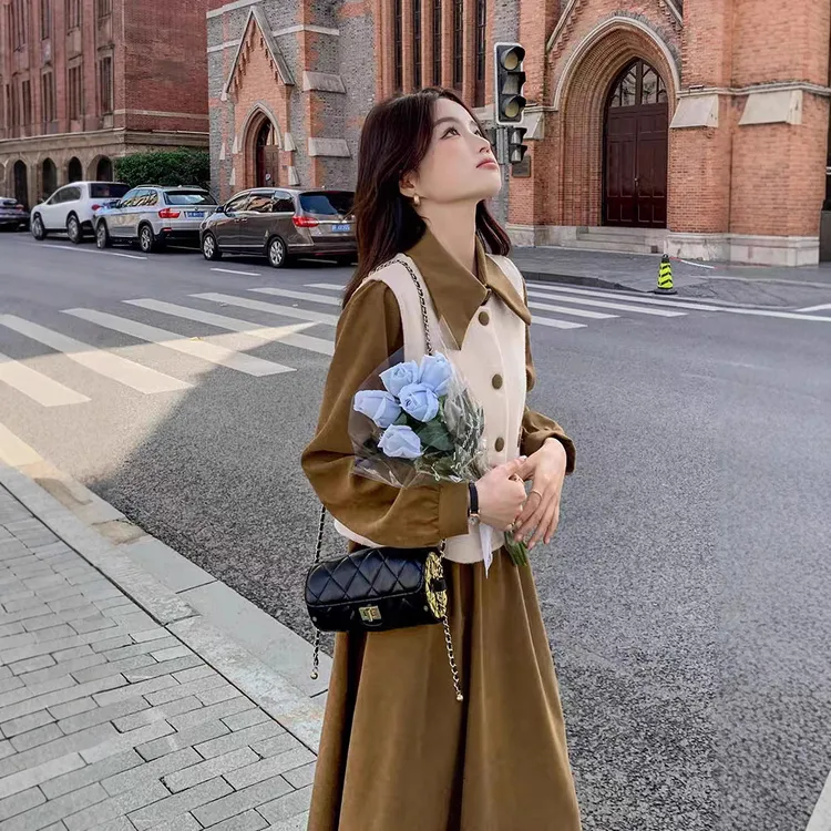 今年流行连衣裙套装女秋2025新款长袖美拉德穿搭马甲衬衫裙两件套