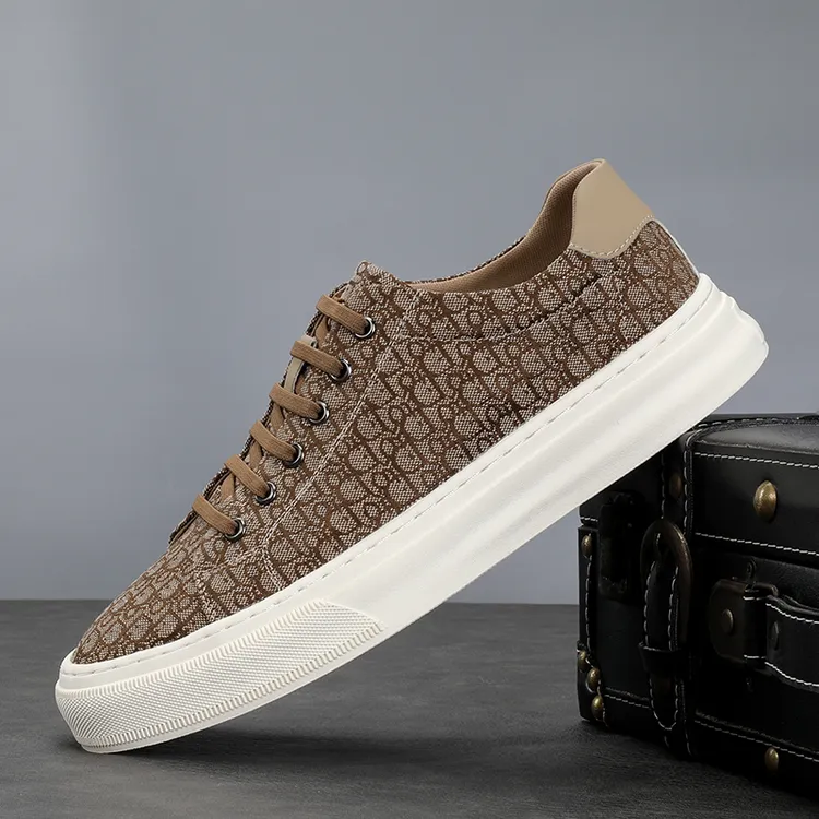 新款男士英伦风潮流帆布鞋男四季款一脚蹬透气百搭休闲男板鞋