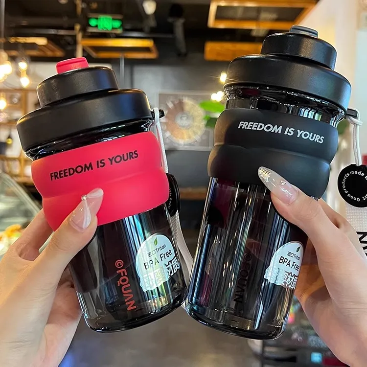 大容量水杯男生夏天耐高温防摔塑料杯新款2025高颜值便携泡茶杯子