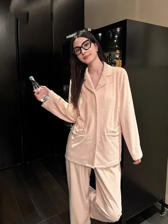 甜美可爱蝴蝶结压花海岛绒睡衣女2025秋冬季软乎乎舒适洋气家居服