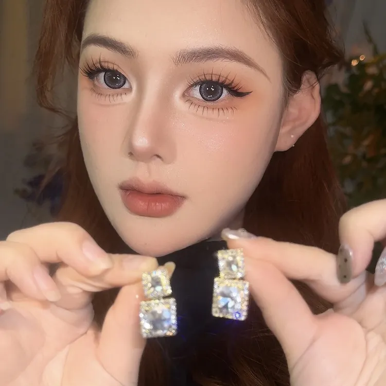 合金耳饰 超仙爆闪方糖耳环女高级感小众时尚百搭气质轻奢大精致