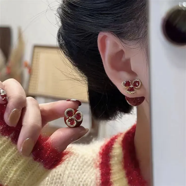 925银针一款多戴红色珠珠碎钻三叶花耳钉复古轻奢气质甜美耳饰品