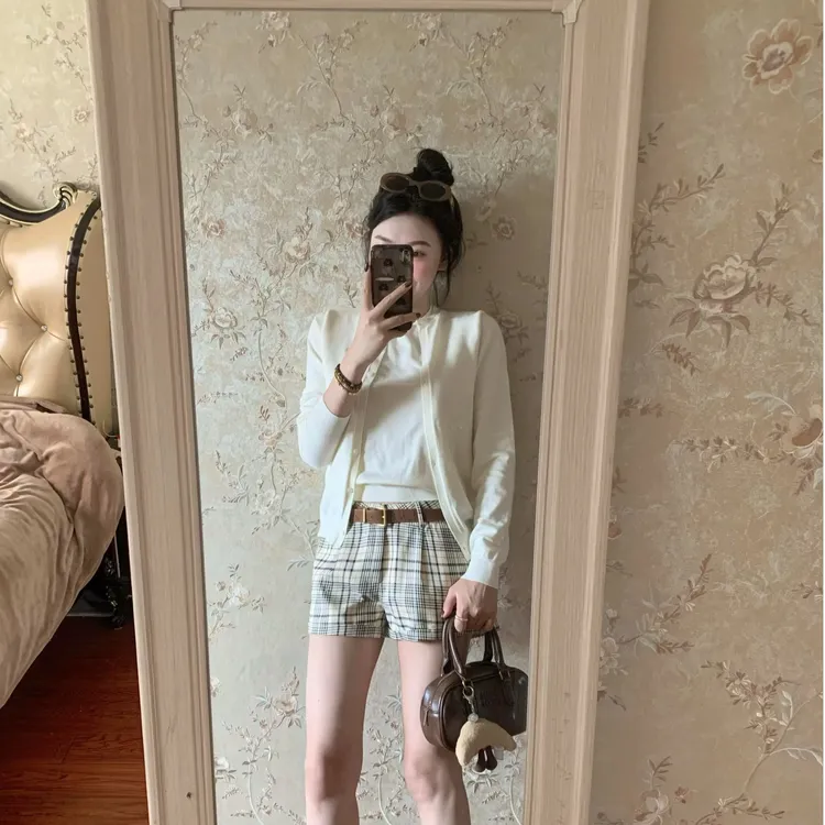 韩系氛围感早秋穿搭巨好看的气质针织开衫短裤两件套女装2025秋季