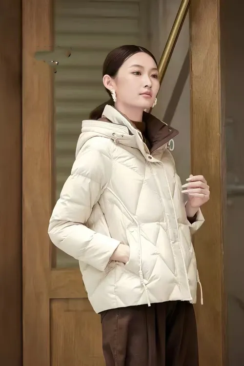 【彩依】白鸭绒羽绒服短款连帽宽松长袖冬季保暖时尚百搭