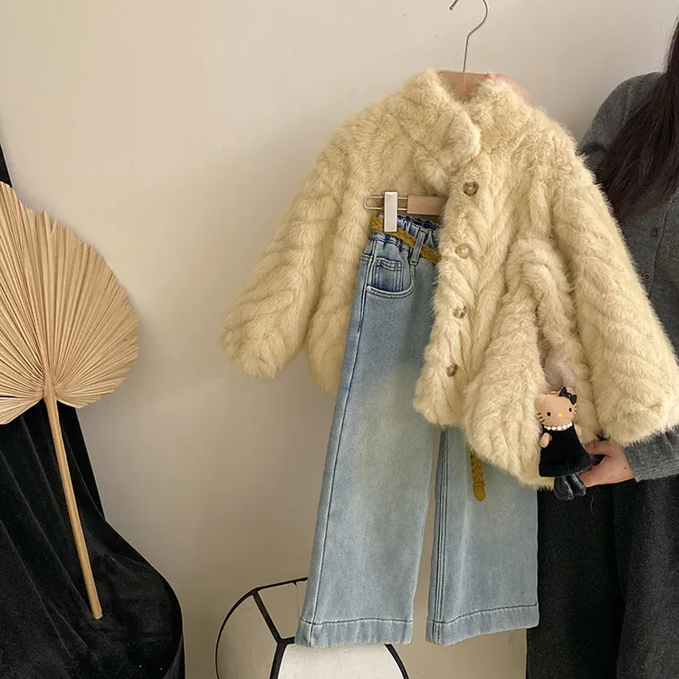 【安安家】女童韩版2025冬季新款百搭洋气纯色一体毛绒外套潮R25707