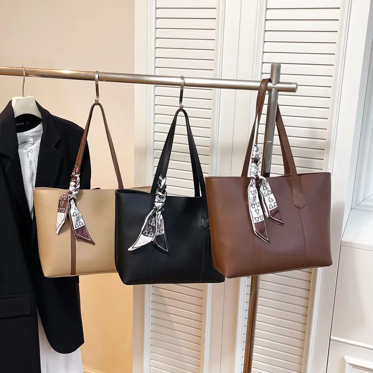 2026秋冬新款拼接轻奢单肩包通勤包质感手提托特包数码电脑收纳包