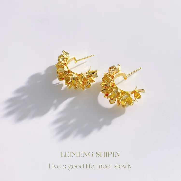 磁铁木质耳饰 复古港风金色花朵C型耳环爆款气质高级感耳钉女冷淡