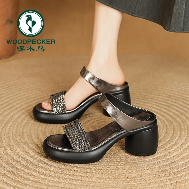 啄木鸟踩屎感水钻凉鞋女款2025新款夏季外穿凉拖厚底高跟鞋一字拖
