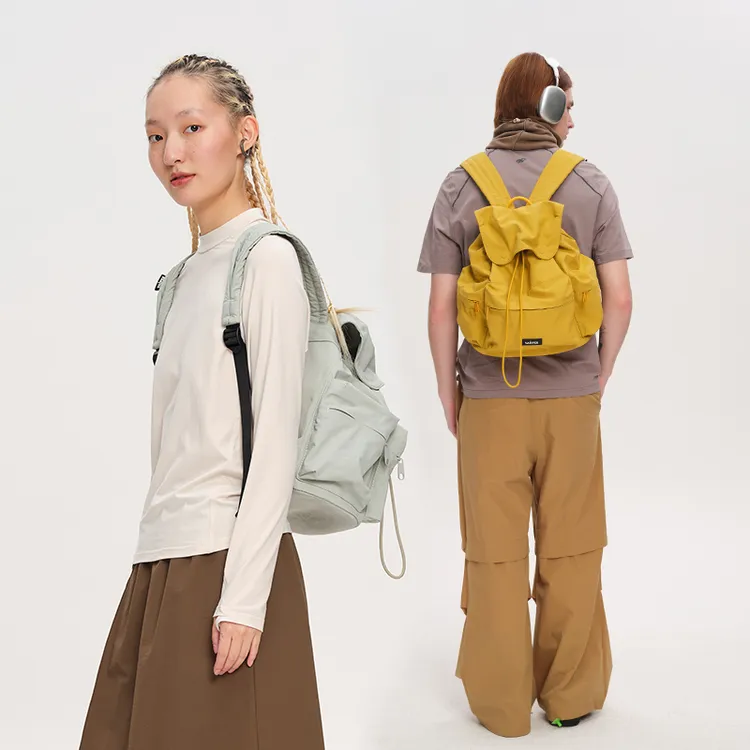 VAOPER磁吸双肩包袋通勤风便携双肩包休闲时尚双肩背春夏