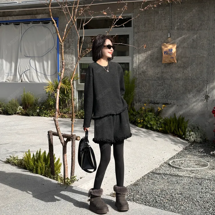 焦思文 冬季时尚休闲洋气宽松加绒上衣+短裤两件套装251130Y01