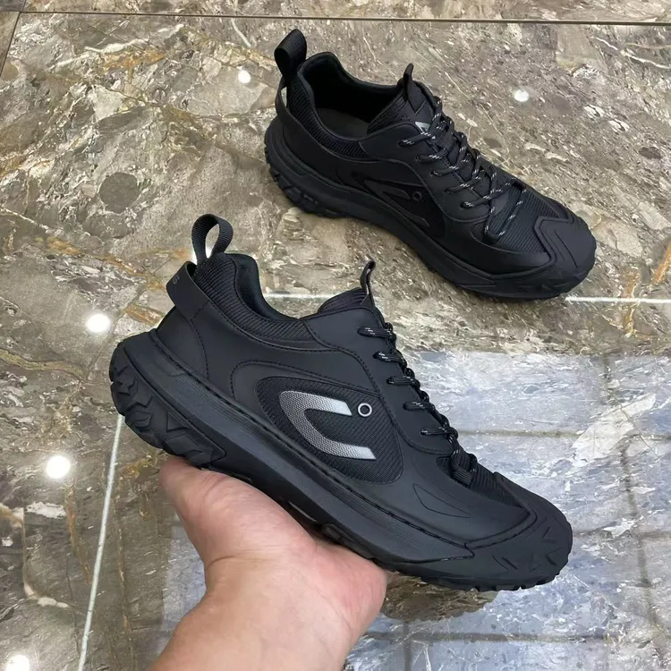 防滑时尚休闲鞋百搭舒适透气黑色春秋2025老爹鞋休闲男士潮鞋3200