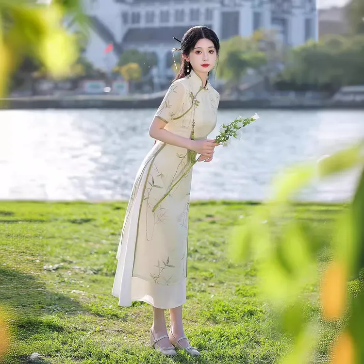 改良新中式清新绿色旗袍2025新款少女奥黛茶服新中式日常国风旗袍