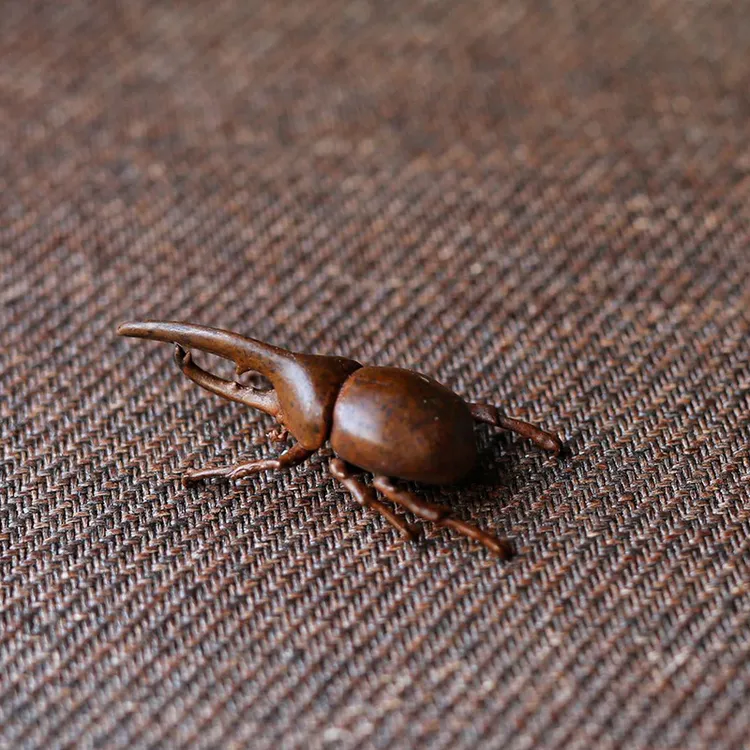 2个起拍仿古铜甲壳虫茶宠 茶席茶拨搁置笔搁创意铜器茶玩茶道配件