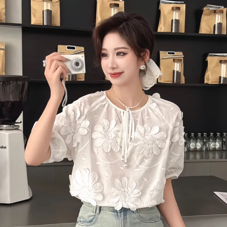 春夏新款2025女装领口系带立体小花白色减龄衬衣小衫春游小众女装