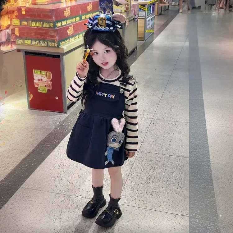 女童背带裙2025新款小女孩韩版套装儿童卡通兔子宝宝洋气两件套