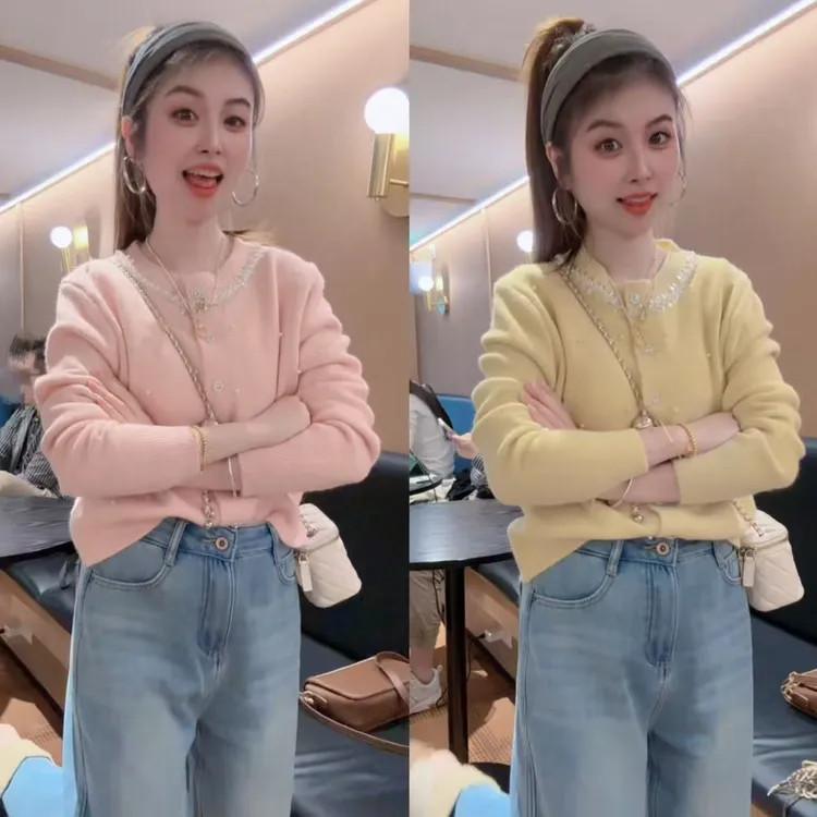 2025钉珠重工减龄百搭针织开衫时髦设计感短款学院风别针圆领珍珠