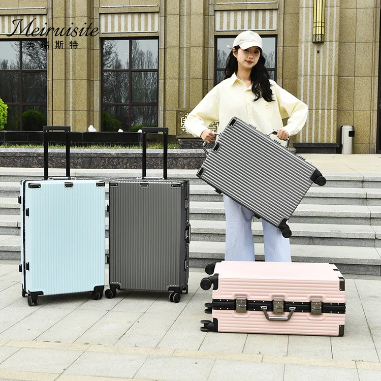 高颜值三锁加固行李箱学生密码防爆拉杆箱大容量可坐旅行箱万向轮