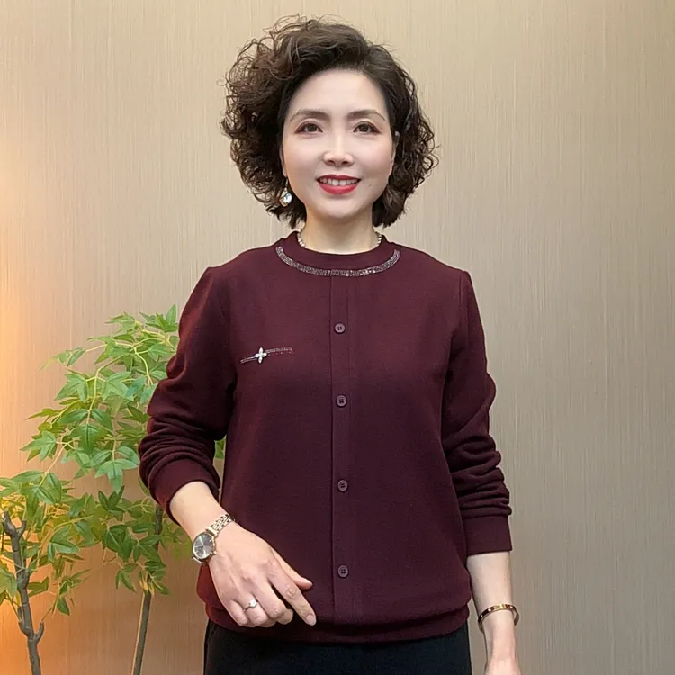 秋冬款圆领时尚中老年妈妈装保暖洋气长袖宽松舒适烫钻纯色打底衫