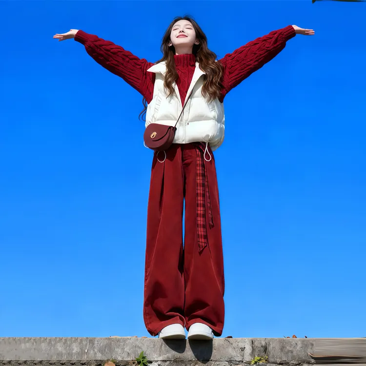 冬季时尚套装女2025新款学院风棉服针织上衣阔腿裤三件套