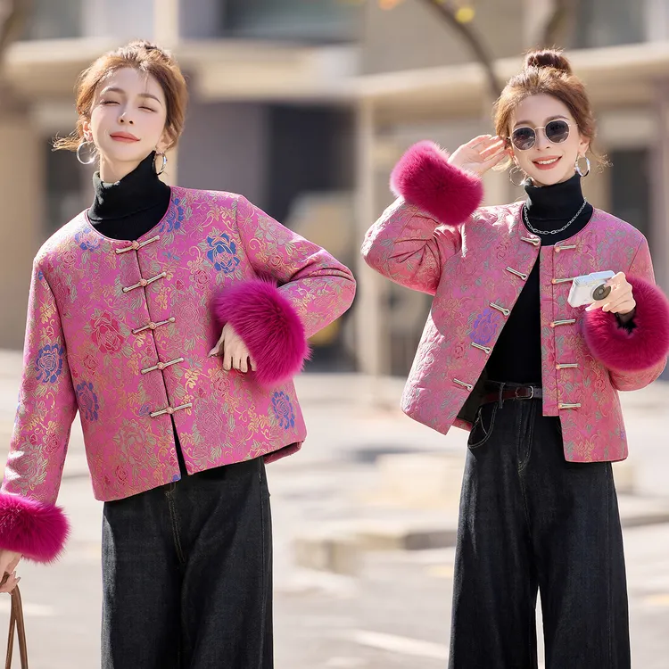 新中式国风盘扣提花羽绒服女2025年冬季新款狐狸毛白鸭绒短款外套
