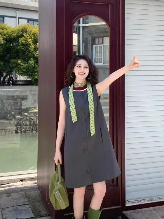 2025春夏新款格雷少女MIU风简约无袖连衣裙撞色圆领气质显瘦裙子